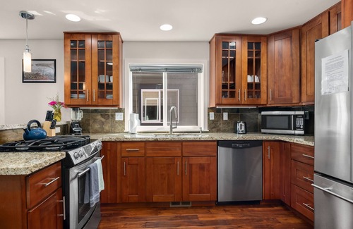 Mann Casa | Seattle Vacation Home - The Port