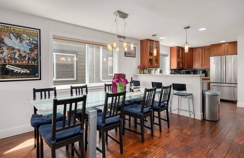 Mann Casa | Seattle Vacation Home - The Port