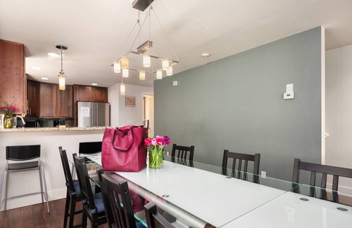 Mann Casa | Seattle Vacation Home - The Port