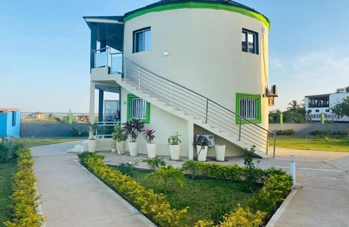 Bakau Apartamento | Seaview 1-Bed Suite on Cape Point Beach, Bakau