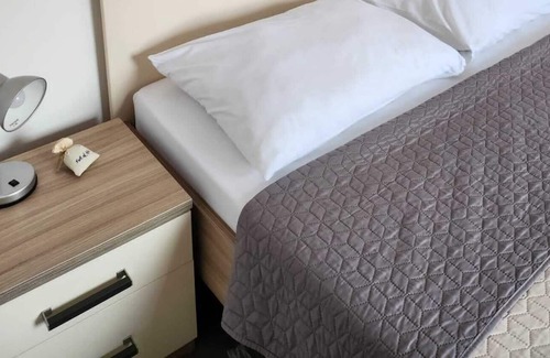 Gospic Apartamento | Seaview 2-room apartment just steps away from the beach, shops and restaurants