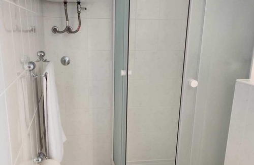 Gospic Apartamento | Seaview 2-room apartment just steps away from the beach, shops and restaurants