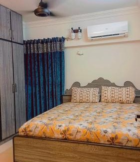 Clifton Apartamento | SeaView 2BR with parking, Walk to Dolmen Mall & Park