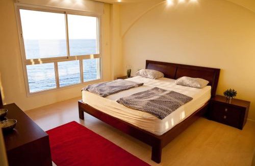 Netanya Apartamento | SeaView, 4br beachfront penthouse