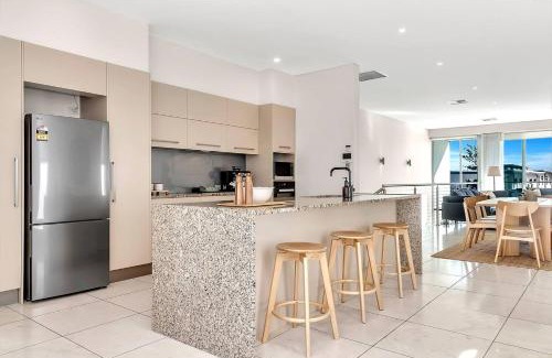 Henley Beach Casa | Seaview Horizon Coastal Elegance by Henley Beach