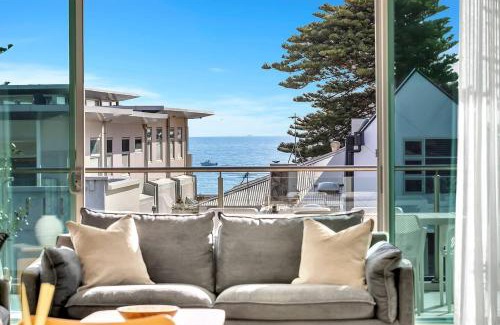 Henley Beach Casa | Seaview Horizon Coastal Elegance by Henley Beach