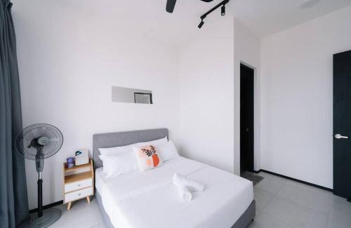 George Town Apartamento | Seaview Infinity Pool 3BR 2Carparks 8Pax