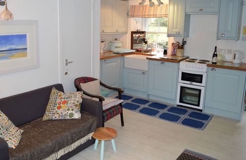 Inveraray Cabaña | Ubicación con vista al mar en Inverarary, casa de campo histórica a poca distancia del centro de la ciudad, capacidad para 4 personas