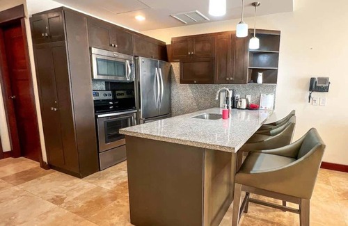 Barrio Los Faroles Condominio | Seaview Oasis: 1-BR Suite in Croc's casino resort