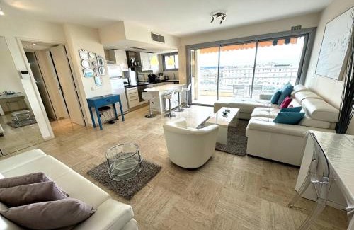 Cannes Apartamento | Seaview Retreat 1BR with terrace