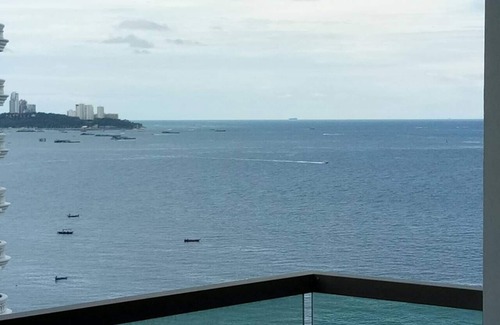 North Pattaya Apartamento | Apartamento en Pattaya, vista al mar