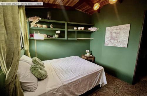 Manuel Antonio Cama Y Desayuno | Seaview studio's, free breakfast & park tour