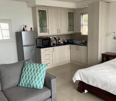 Mountainside Apartamento | Seaview Sunset Boutique Apartments - Solar powered