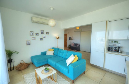 Sliema Apartamento | Seaview terrace, 2bedrooms, communal pool COGO1-1