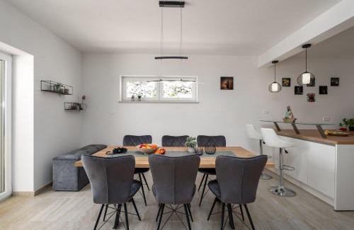 Ripenda Kosi Casa | Seaview Villa Mare Visum in a peaceful location