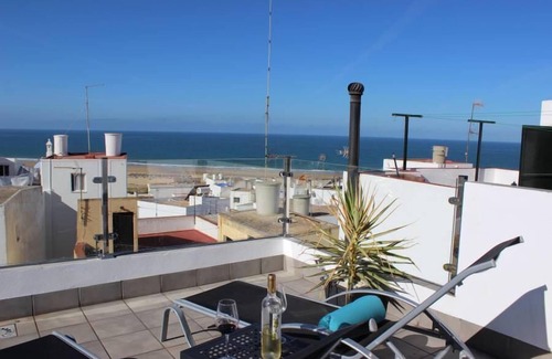 Conil de la Frontera City Center Casa | Vistas al mar de las terrazas privadas cerca de la playa- casa Luna con aire acondicionado y wifi internet