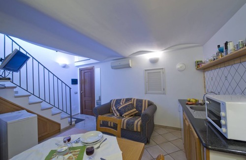 Arienzo Apartamento | Sebastien Balcon apartment central sea view Positano