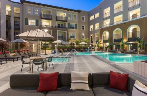 Whisman Station Condominio | Secluded 2BR Condo with Tranquil Pool in a Quiet Neighborhood