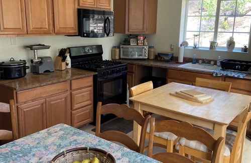 Fawnskin Cabina | Secluded 3-bedroom cabin in Fawnskin, Big Bear