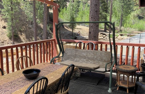 Fawnskin Cabina | Secluded 3-bedroom cabin in Fawnskin, Big Bear