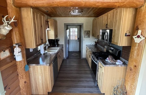 Hermosa Cabina | Secluded 3 Bedroom Cabin