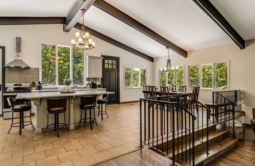 Asheville Casa | Secluded 4BR Lodge & Historic Cabin Near AVL w/2 Hot Tubs + Biltmore Pass