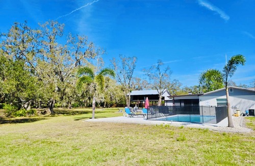 Braden River Casa | Secluded 5 Acre Family-Friendly Escape