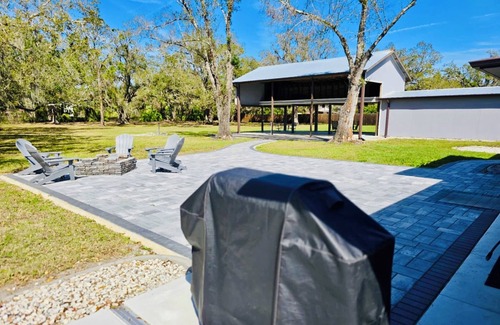 Braden River Casa | Secluded 5 Acre Family-Friendly Escape