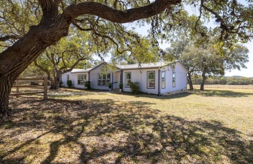 Fischer Casa | Secluded 5-bedroom home in the Texas Hill Country