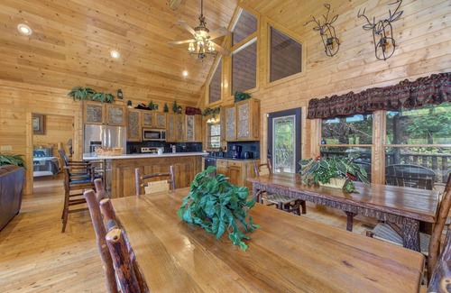 Wears Valley Cabina | Secluded 6 BDR Cabin w/ Game Room & Theater – Minutes from Smoky Mountain Park!