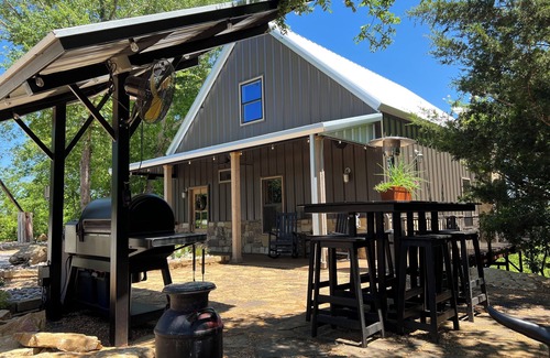 Milo Cabina | Secluded and Peaceful Treetop Cabin Retreat, located on Webb Mtn Cattle Ranch.