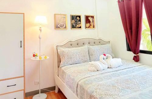 Liloan Apartamento | Secluded Apartment with Full Kitchen & Balcony Garden View