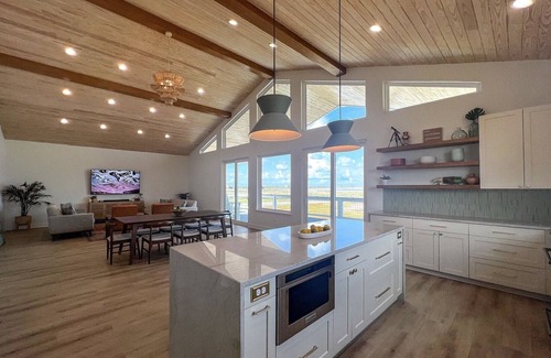 Indian Beach Casa | Secluded Bay House w/private pool, hot tub