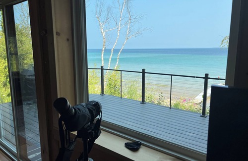 Suttons Bay Cabaña | Secluded Bayfront Cottage with Stunning views