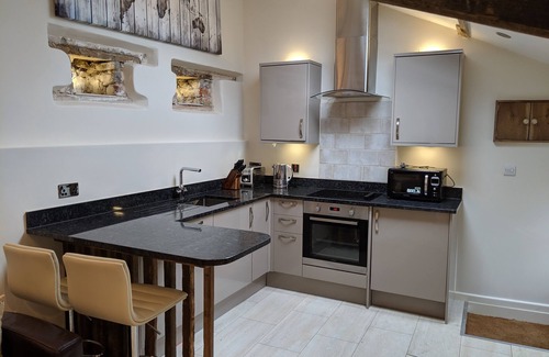 Coalpit Heath Casa | Gilliflower: hermosa conversión estable en una excelente ubicación