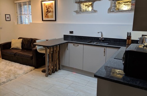 Coalpit Heath Casa | Gilliflower: hermosa conversión estable en una excelente ubicación