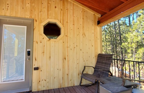 Custer Cabina | Secluded Black Hills Studio Cabin Near Crazy Horse and Custer State Park