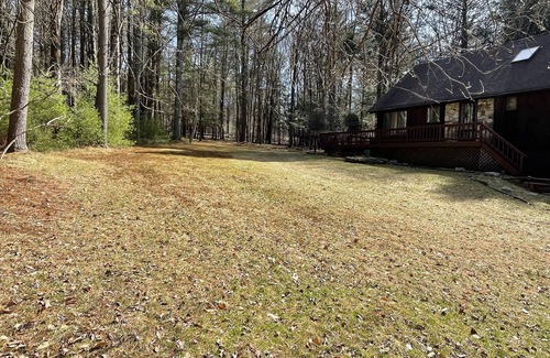 White Lake Casa | Secluded & Bright country house close to lakes & Bethel Woods/Woodstock grounds