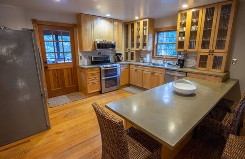 Edmond Casa | Secluded but only 5 minutes from New River Gorge Bridge
