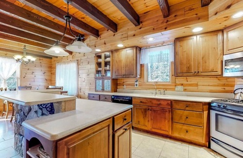 Greenville Cabina | Secluded Cabin In the Maine Woods