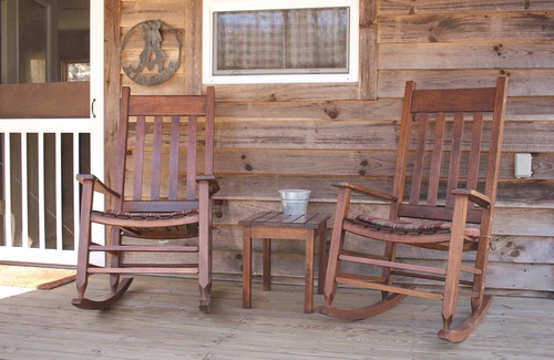 Flat Rock Casa | Secluded cabin perfect getaway for couples or ideal for small families!