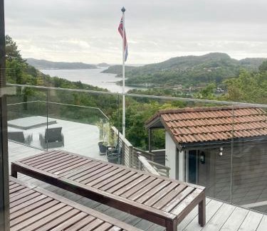 Lyngdal Casa | Secluded Cabin With A View And Ball Court