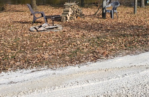 Uniontown Cabina | Secluded cabins with fishing pond on the Mississippi River Hills Wine Trail