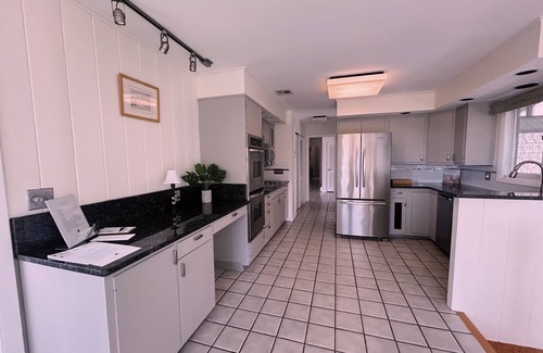 Madison Center Casa | Secluded Cliffside Escape with expansive golf/L I Sound Views– Pet Friendly !