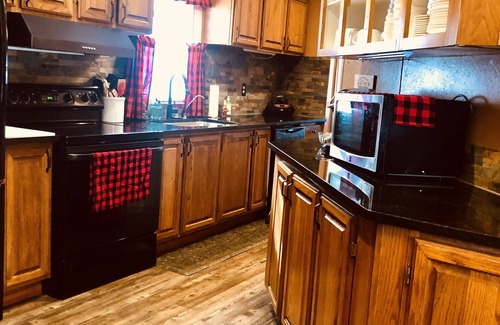Woodland Park Casa | Secluded CO retreat featuring a swim spa, hiking trail and stocked kitchen!