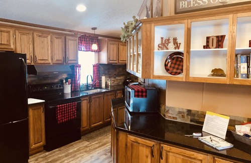 Woodland Park Casa | Secluded CO retreat featuring a swim spa, hiking trail and stocked kitchen!