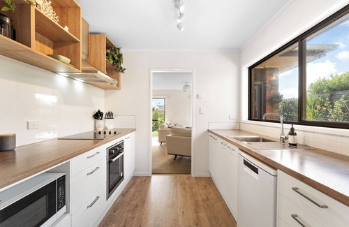 Rothesay Bay Casa | Secluded Coastal Home with Garden - Pet Friendly!