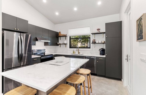The Meadows Casa | Secluded Cottage with Hot Tub, Walking Distance to Benderson and UTC.