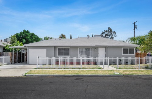 Raisin Casa | Secluded & Cozy 3B/1Bth w GreatA to Airport