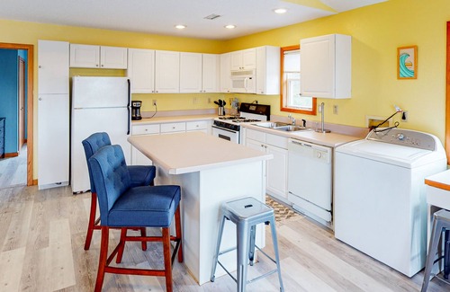 Frisco Casa | Secluded dog-friendly home with fast WiFi, washer/dryer, and central AC